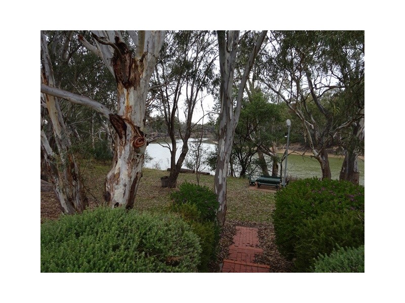 575 Perricoota Road, Moama NSW 2731