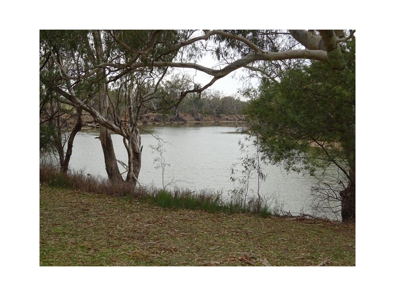 575 Perricoota Road, Moama NSW 2731