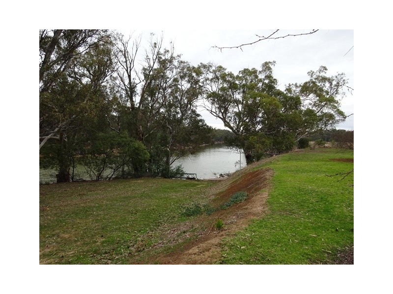 575 Perricoota Road, Moama NSW 2731