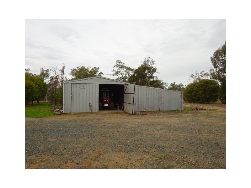 575 Perricoota Road, Moama NSW 2731