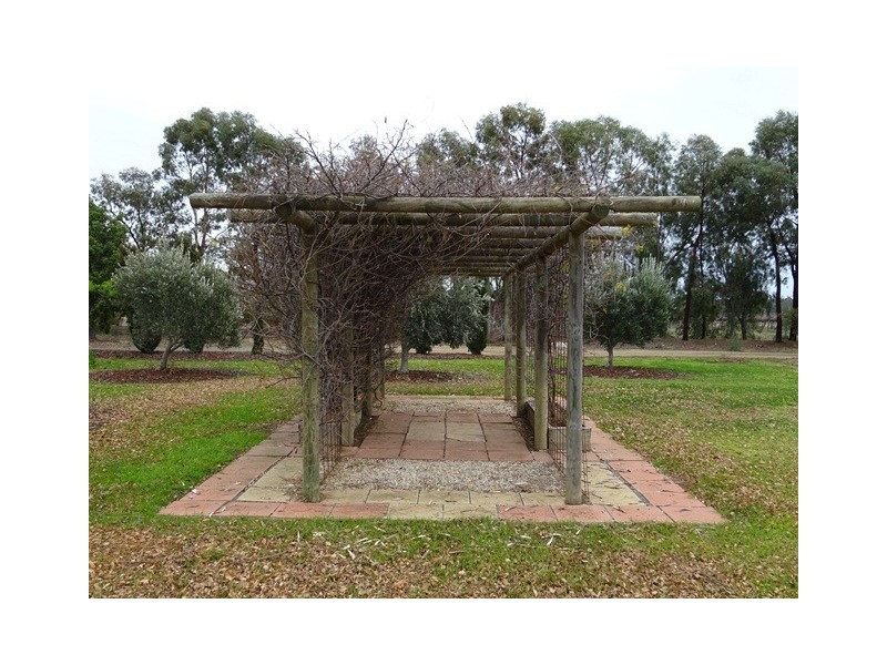 575 Perricoota Road, Moama NSW 2731