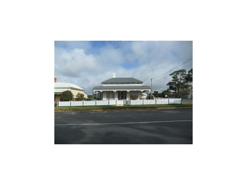 23 Queens Avenue, St Arnaud VIC 3478