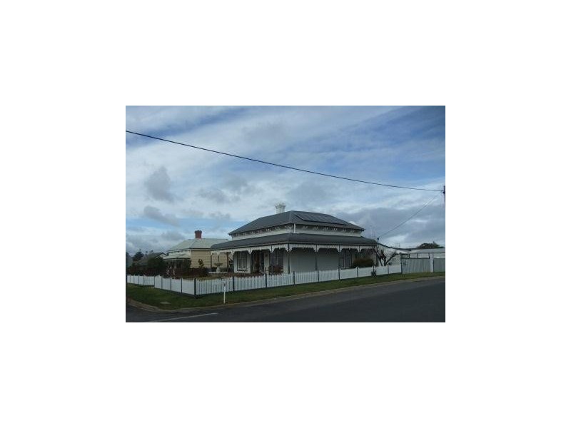 23 Queens Avenue, St Arnaud VIC 3478