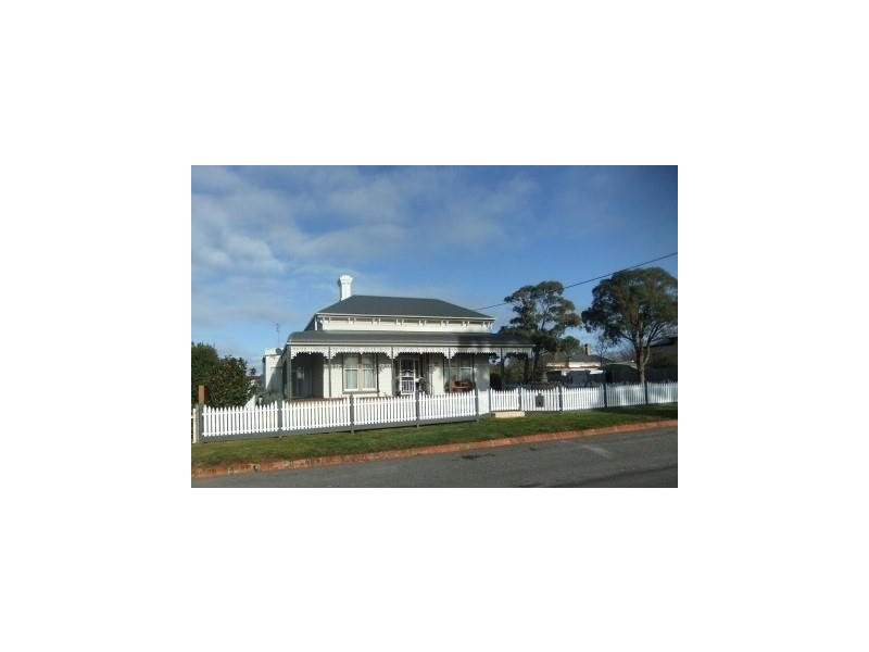 23 Queens Avenue, St Arnaud VIC 3478