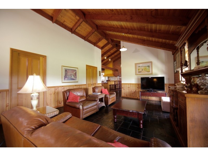 1030 Kobyboyn Road, Whiteheads Creek VIC 3660