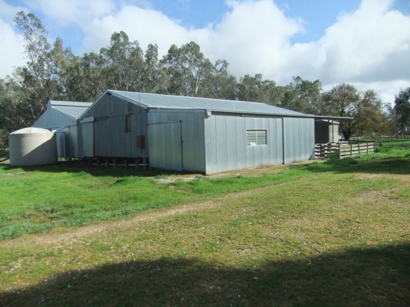 - Dalyenong-Archdale Road, Stuart Mill VIC 3478