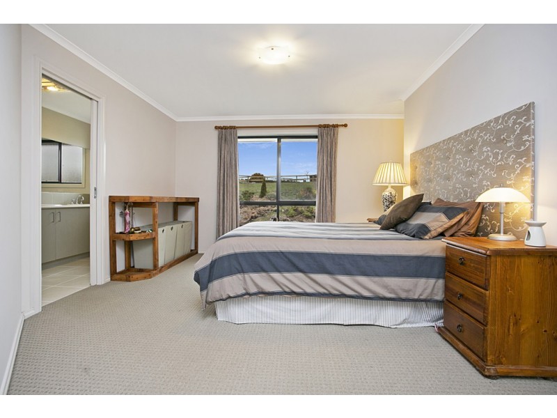 220 Corrigans Lane, Darraweit Guim VIC 3756