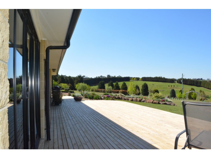 220 Corrigans Lane, Darraweit Guim VIC 3756