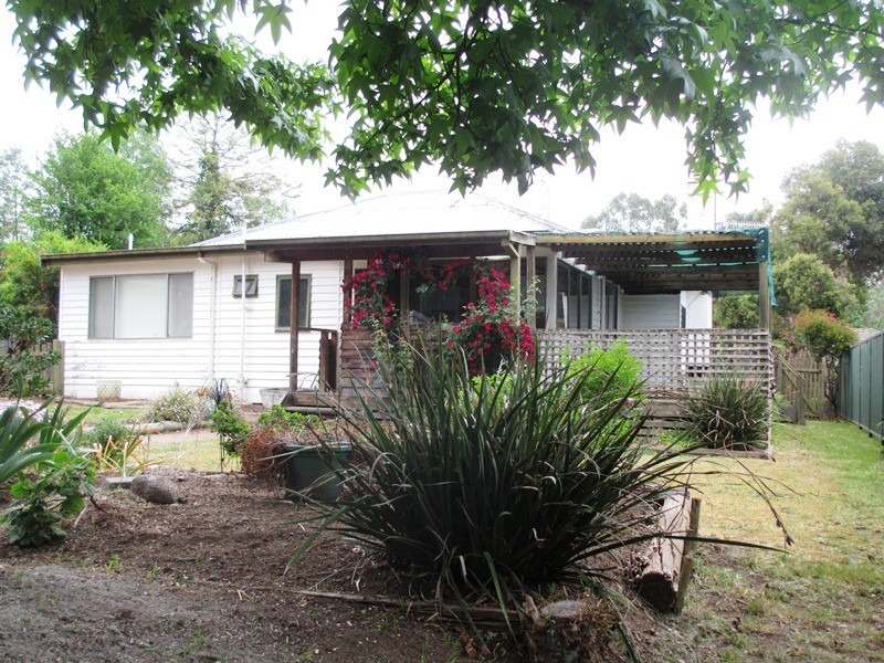 15 Albert St, Alexandra VIC 3714