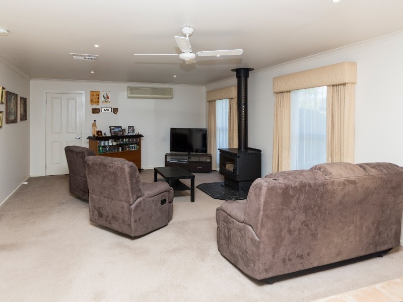 12 Green St, Alexandra VIC 3714