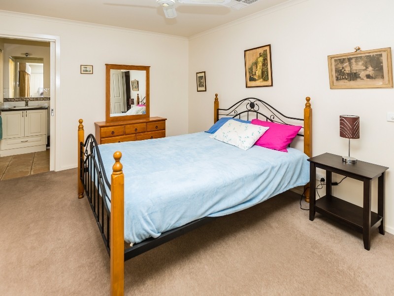 12 Green St, Alexandra VIC 3714