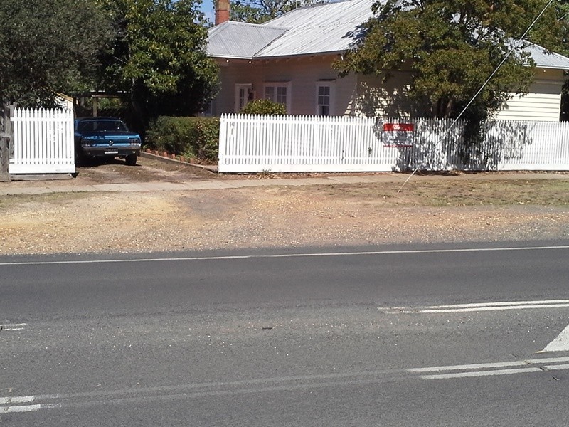 4 Aitken St, Alexandra VIC 3714