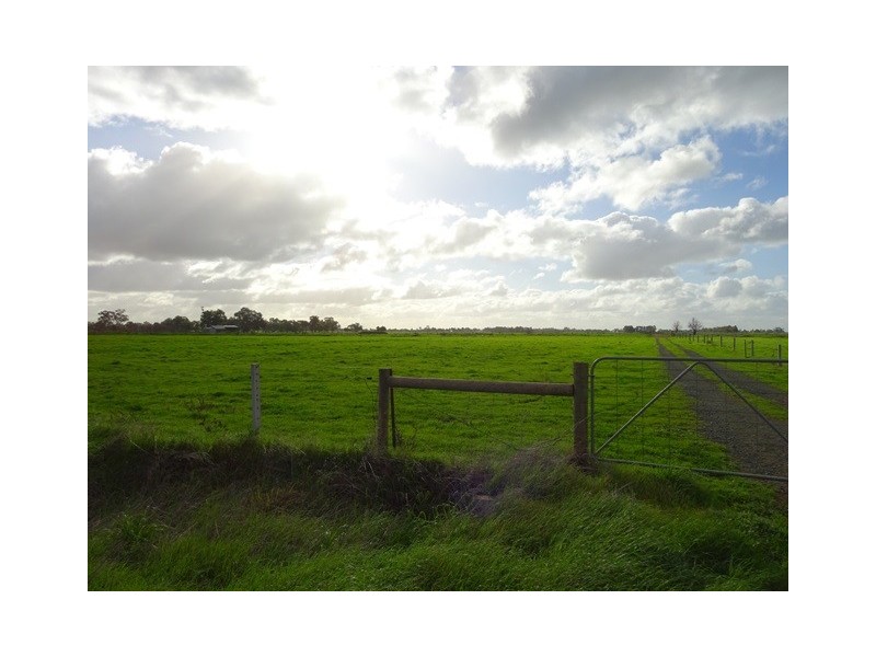 196 Beeson Road, Roslynmead VIC 3564