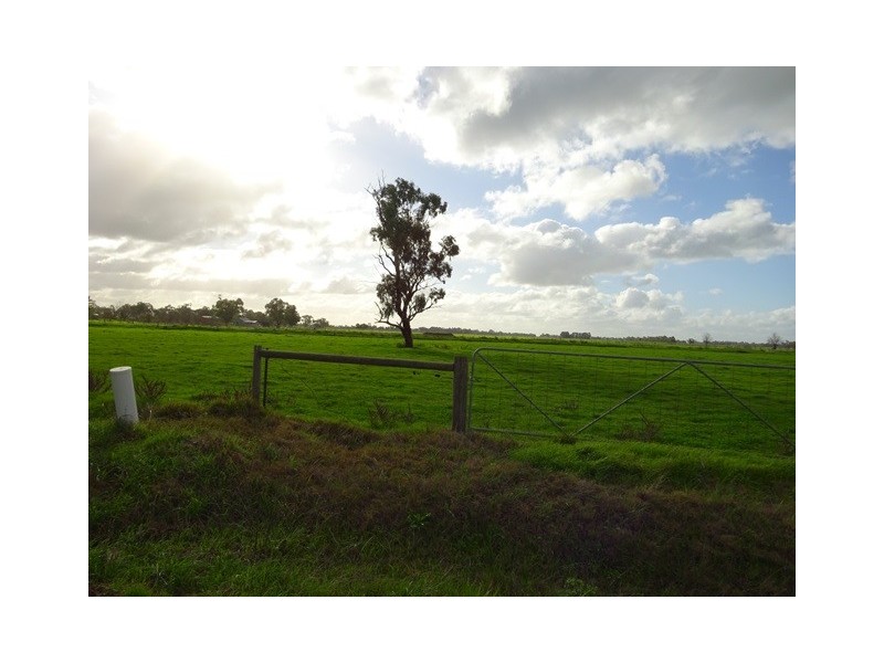 196 Beeson Road, Roslynmead VIC 3564