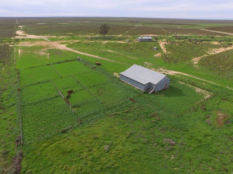 - Thelangerin Road, Hay NSW 2711