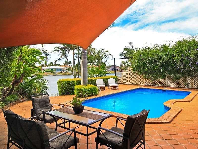17 Montevideo Drive, Clear Island Waters QLD 4226