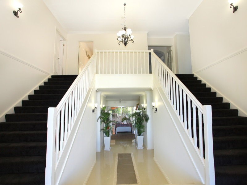 17 Montevideo Drive, Clear Island Waters QLD 4226