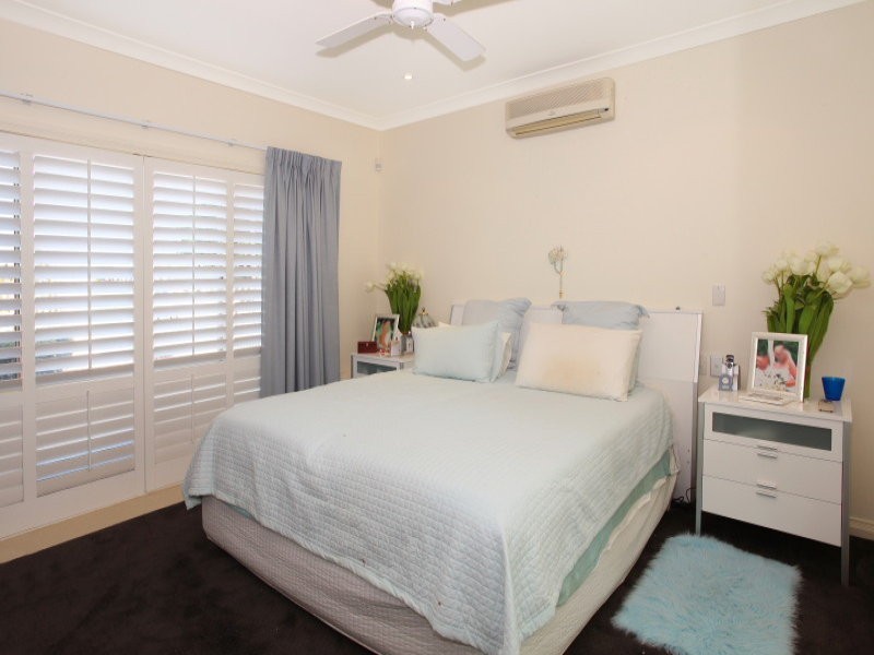 17 Montevideo Drive, Clear Island Waters QLD 4226