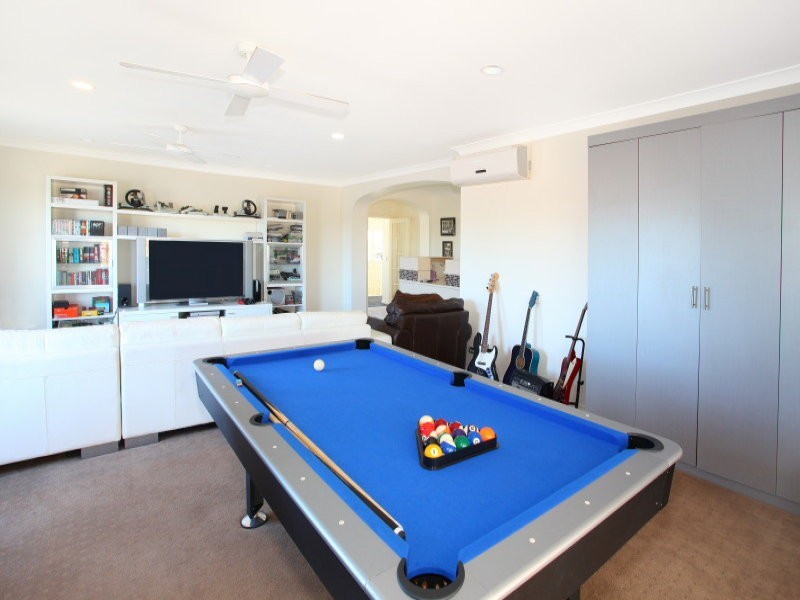 17 Montevideo Drive, Clear Island Waters QLD 4226