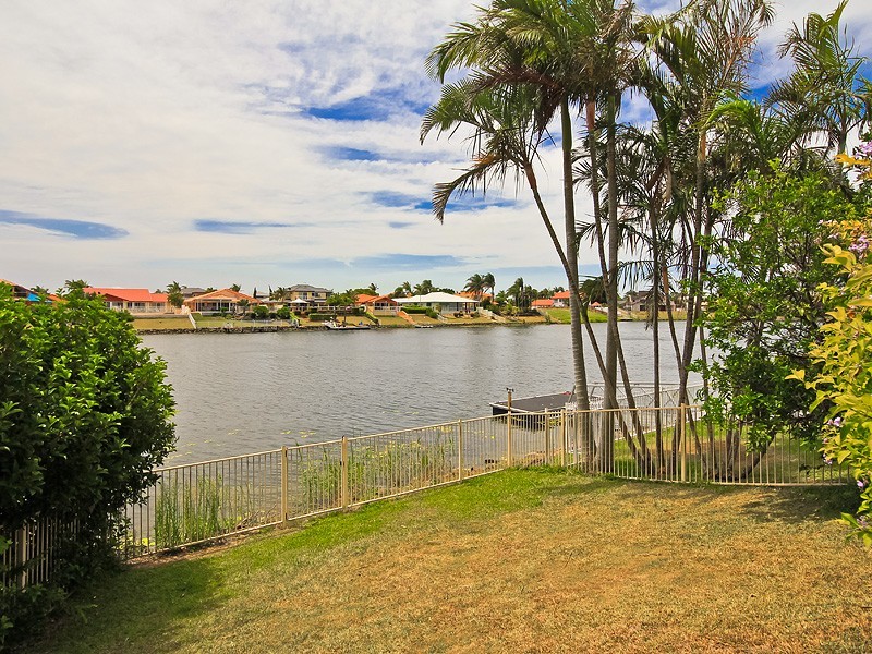 17 Montevideo Drive, Clear Island Waters QLD 4226