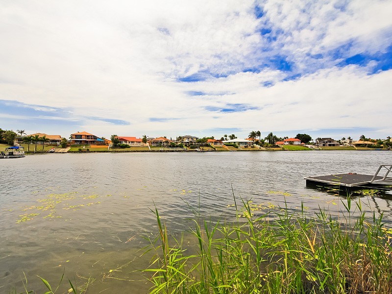 17 Montevideo Drive, Clear Island Waters QLD 4226