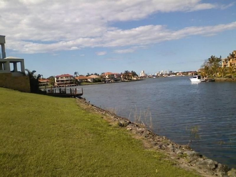 28 Istana View, Clear Island Waters QLD 4226