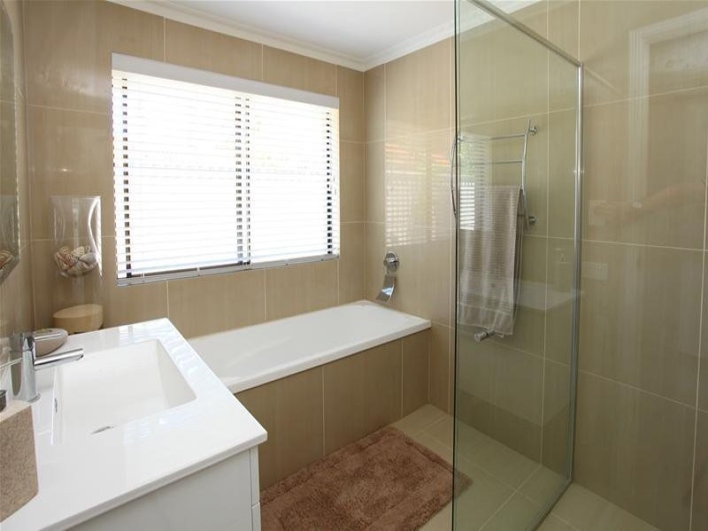 19 Mackay Close, Sorrento QLD 4217