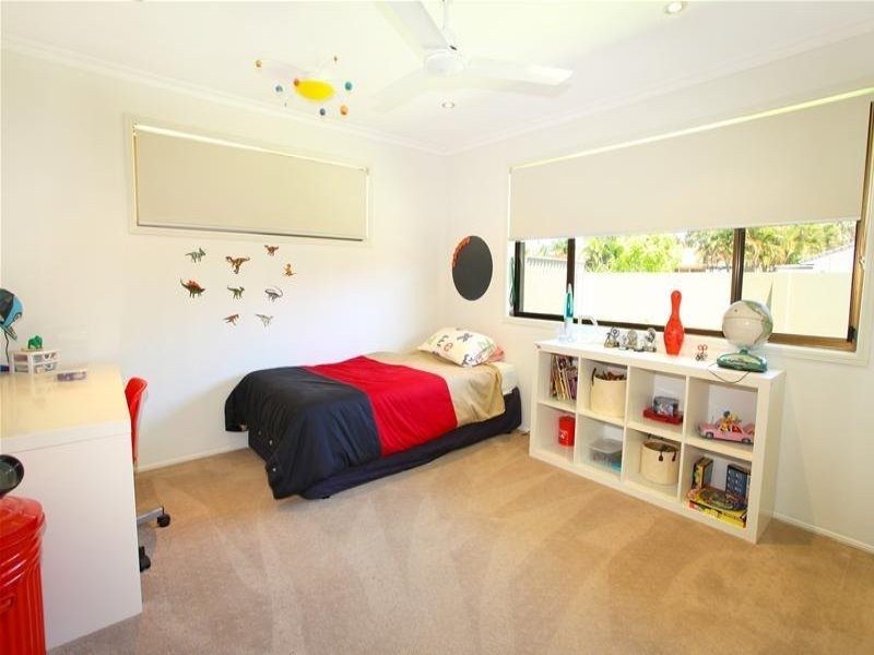 19 Mackay Close, Sorrento QLD 4217