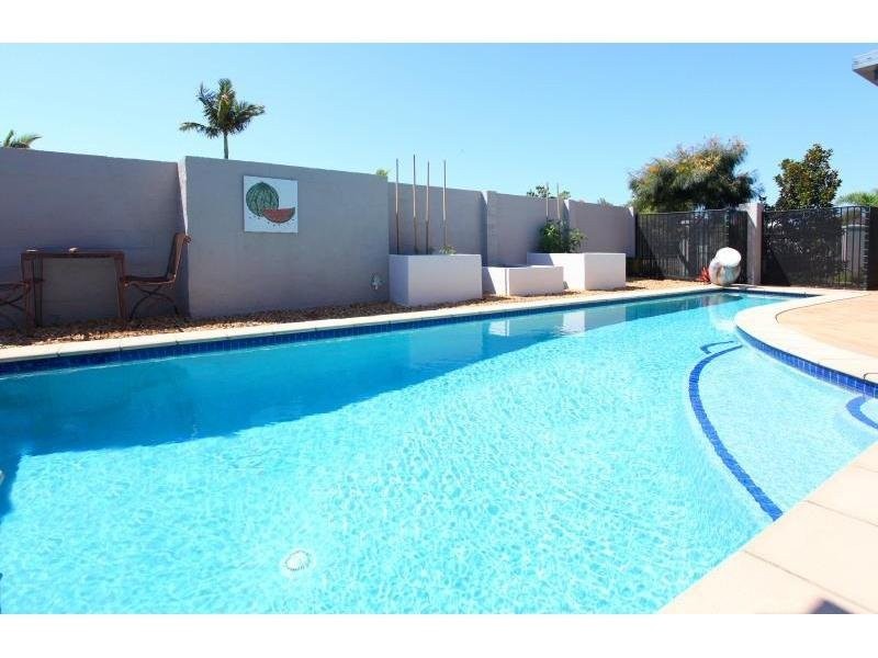 1 Kuranda Drive, Robina QLD 4226