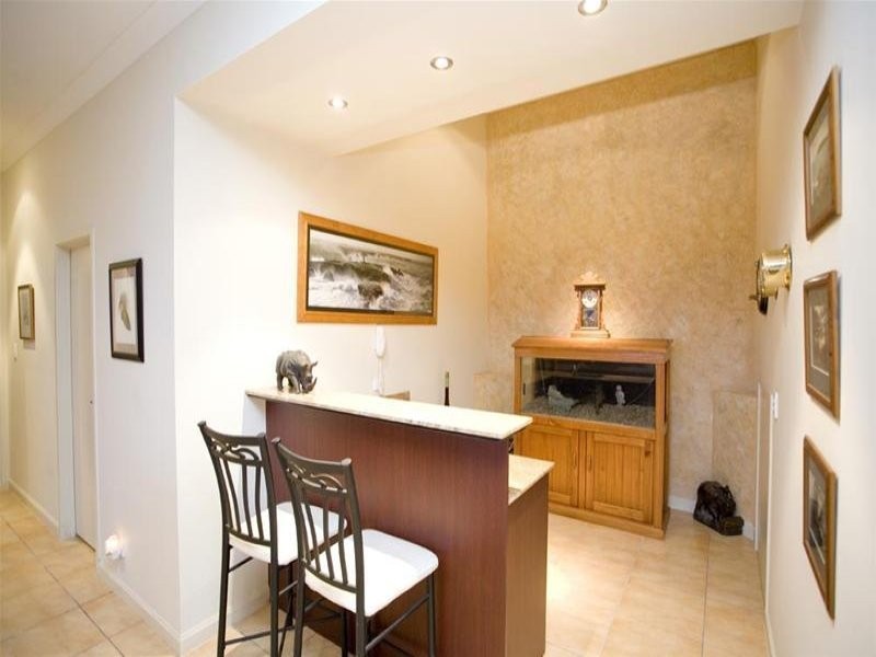 8 Galleria Court, Highland Park QLD 4211