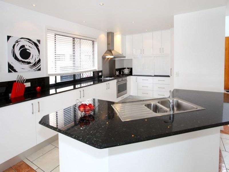 9 Malvern Place, Robina QLD 4226