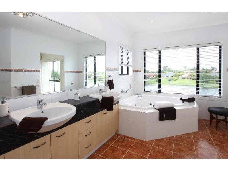 9 Malvern Place, Robina QLD 4226