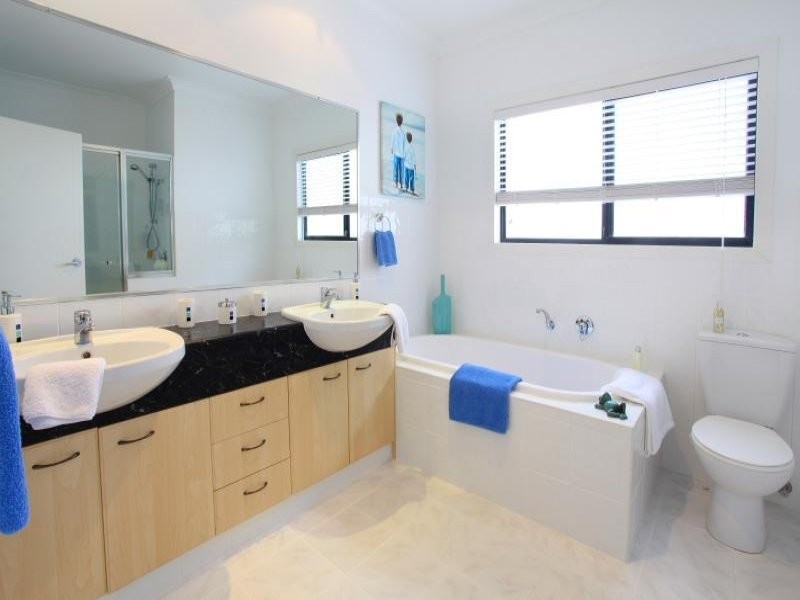 9 Malvern Place, Robina QLD 4226