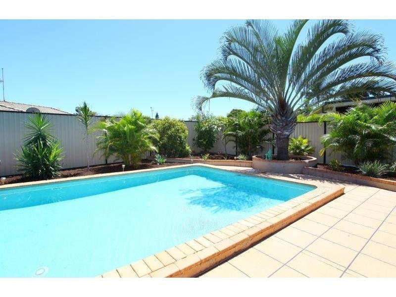 9 Apia Avenue, Clear Island Waters QLD 4226