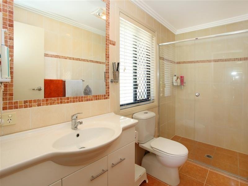 9 Apia Avenue, Clear Island Waters QLD 4226