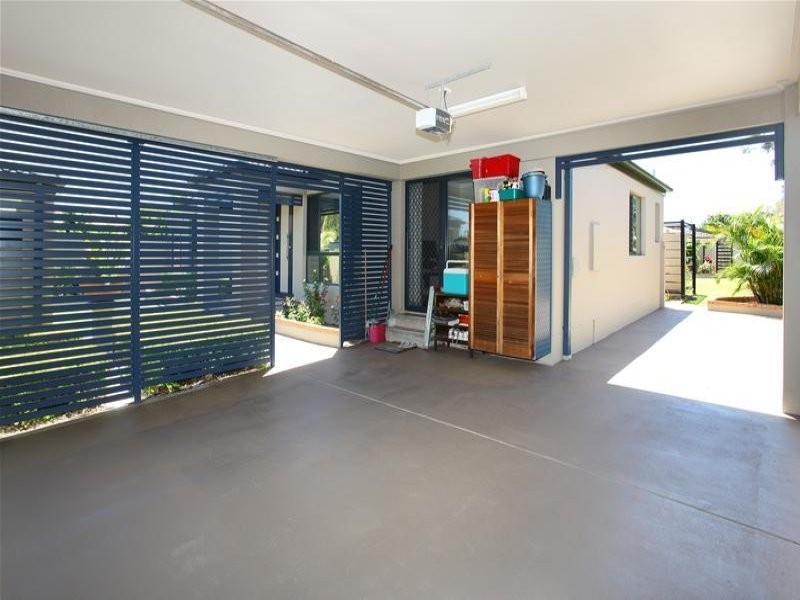 9 Apia Avenue, Clear Island Waters QLD 4226