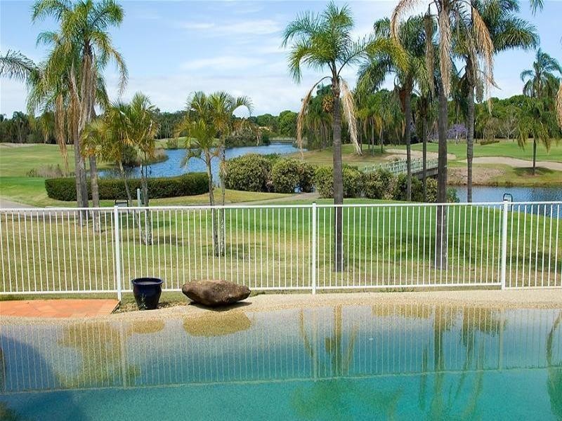 10 Meadowview Drive, Carrara QLD 4211