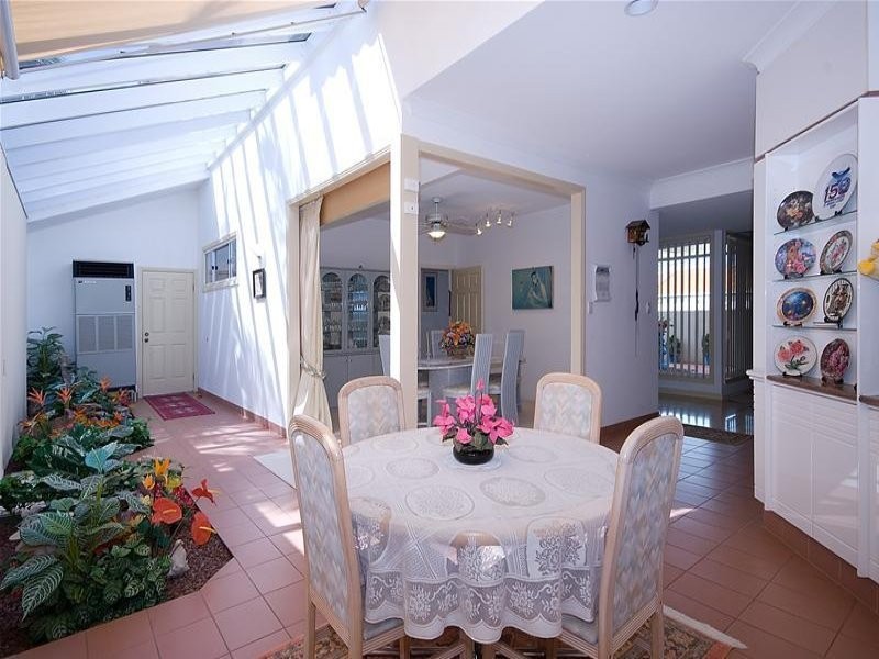 10 Meadowview Drive, Carrara QLD 4211