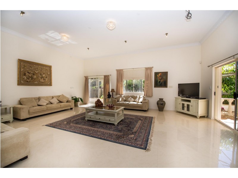 7 Mercure Place, Highland Park QLD 4211