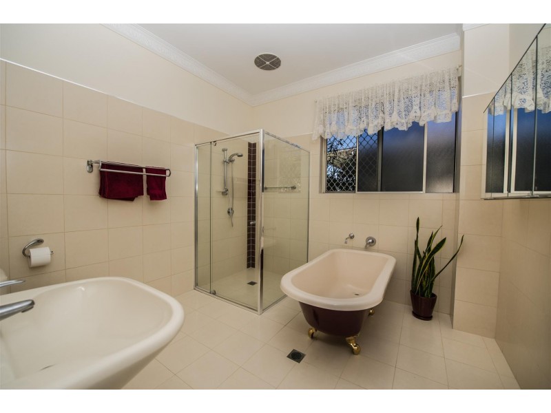 7 Mercure Place, Highland Park QLD 4211