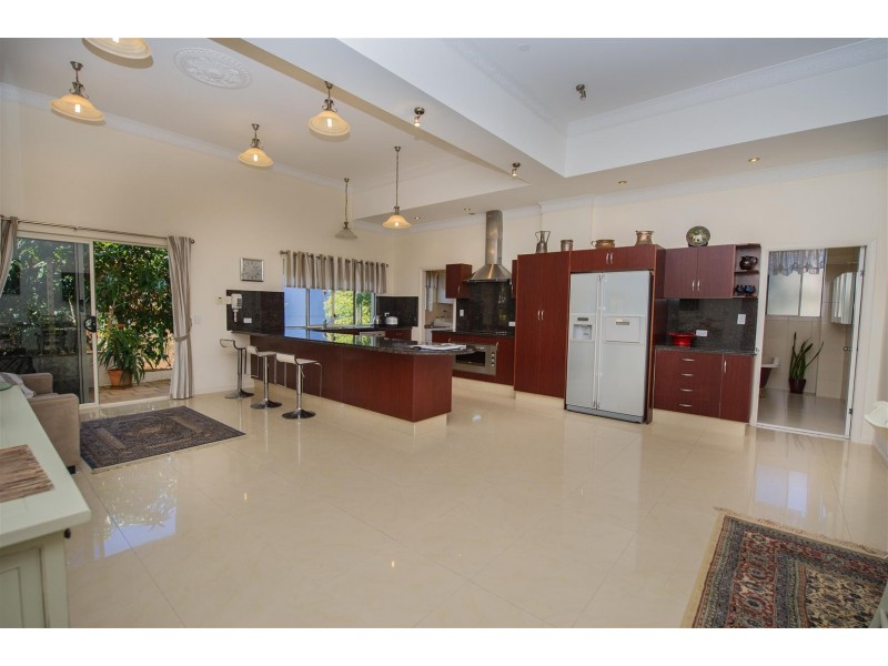 7 Mercure Place, Highland Park QLD 4211