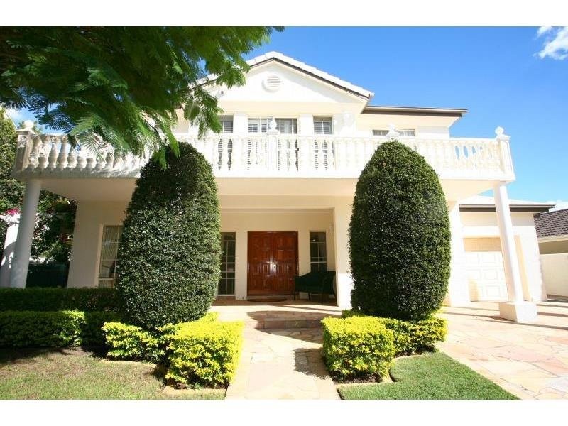 58 Bollard Circuit, Clear Island Waters QLD 4226