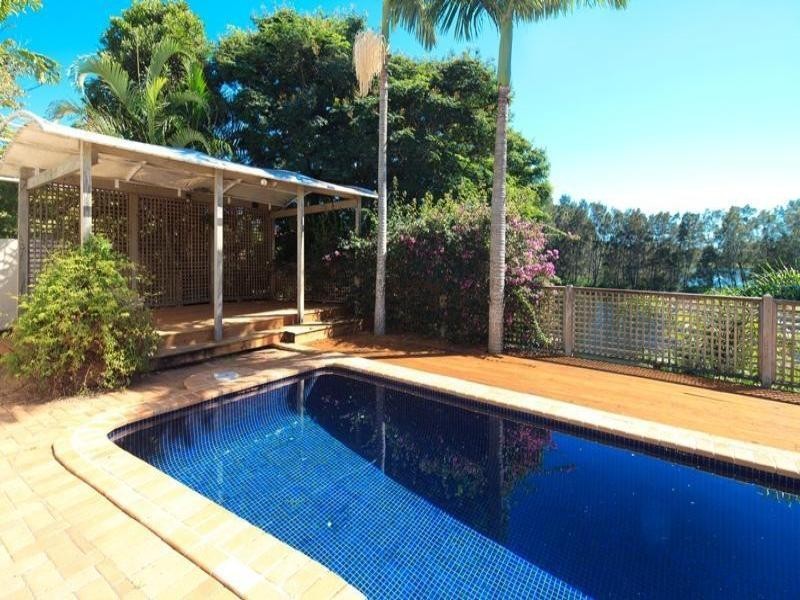 11 Montserrat Court, Clear Island Waters QLD 4226