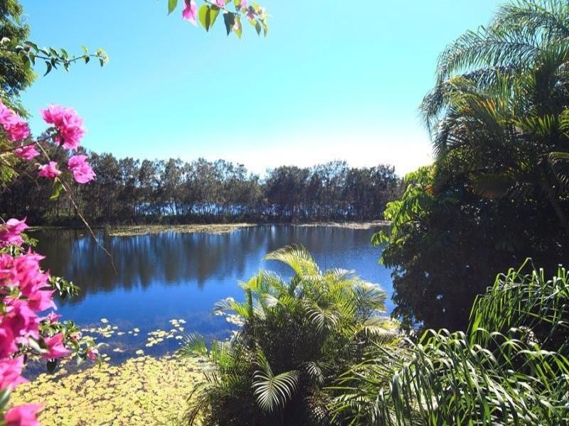 11 Montserrat Court, Clear Island Waters QLD 4226