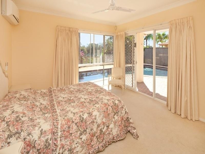 11 Montserrat Court, Clear Island Waters QLD 4226