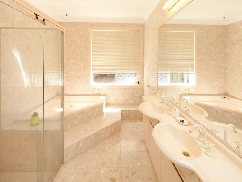 11 Montserrat Court, Clear Island Waters QLD 4226