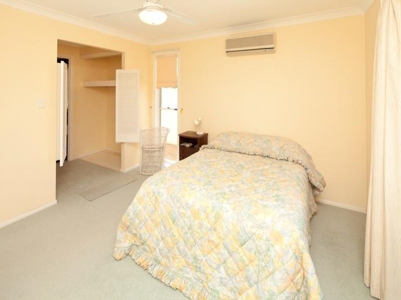 11 Montserrat Court, Clear Island Waters QLD 4226