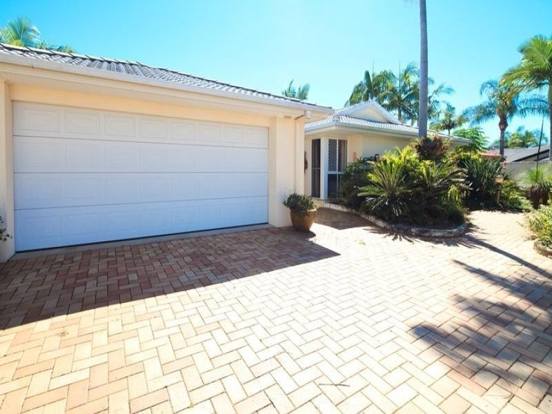 11 Montserrat Court, Clear Island Waters QLD 4226