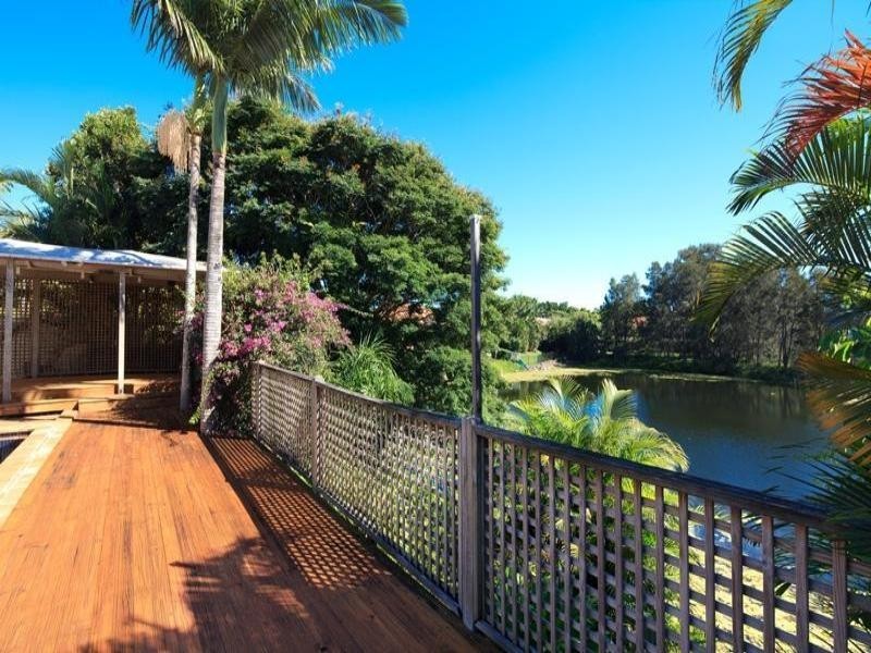 11 Montserrat Court, Clear Island Waters QLD 4226
