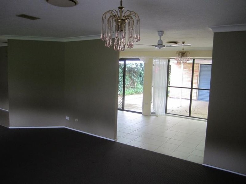 5 Goroka Court, Clear Island Waters QLD 4226